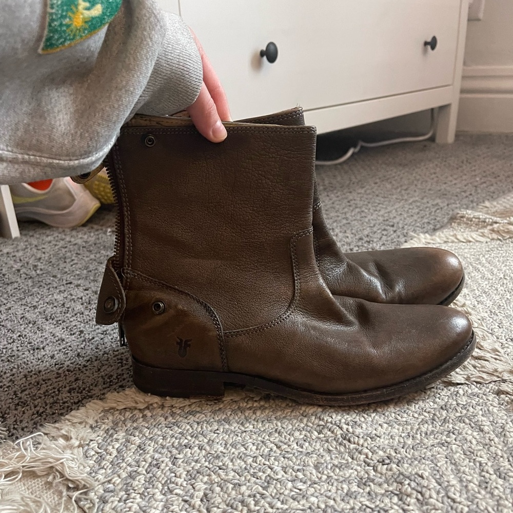BROWN FRYE BOOTS WOMENS 7.5